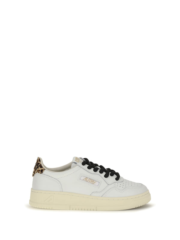Autry UPPER: 100% CALF LEATHER; SOLE: 100% RUBBER sneaker in white
