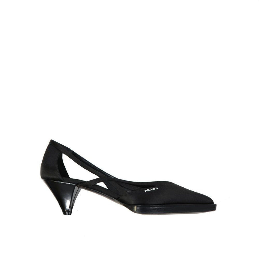 Prada pump in black