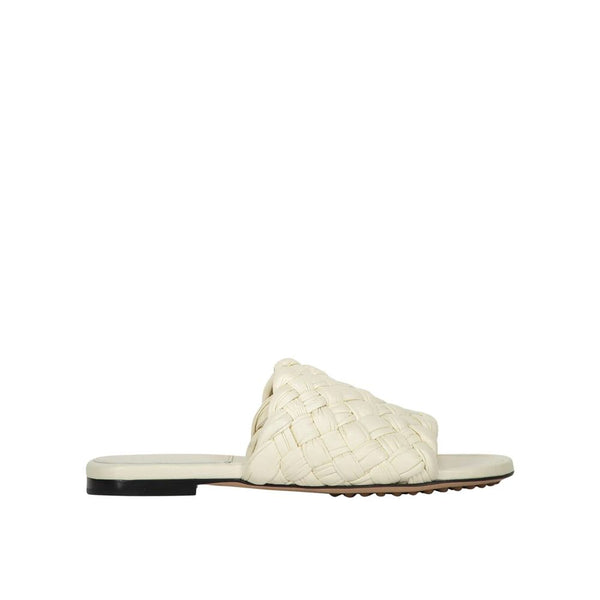 Bottega Veneta 100% Lamb Leather upper; 100% Leather inner; 100% Leather insole; 100% Rubber sole mule in white