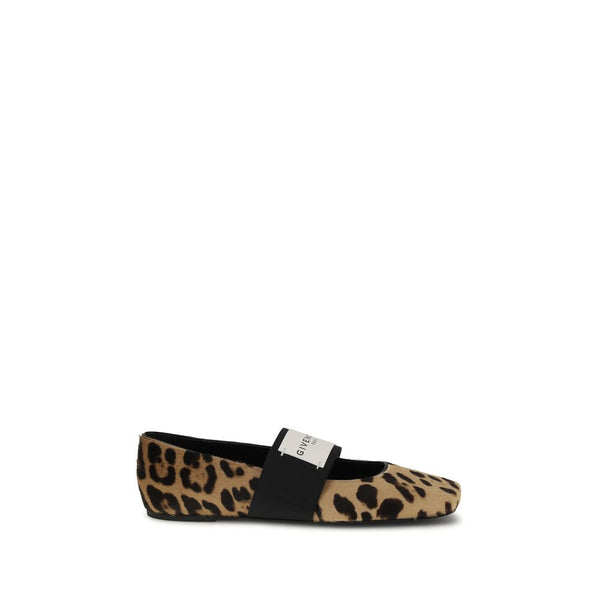 Givenchy 100% Calf Leather Bos Taurus ballet flat in beige
