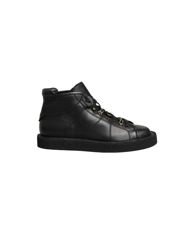 Dolce & Gabbana 100% Calf Leather; Lining: 76% Lamb Leather ankle boot in black
