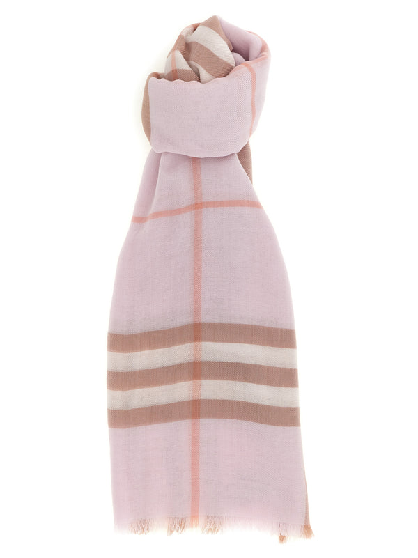 Burberry 100% Wool scarf in pink