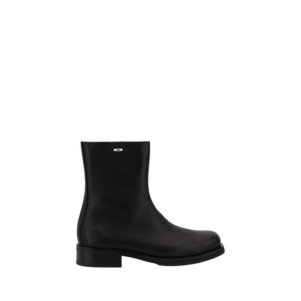 Our Legacy UPPER 100% Calf Leather Bos Taurus SOLE 70% Calf Leather Bos Taurus 30% Rubber ankle boot in black
