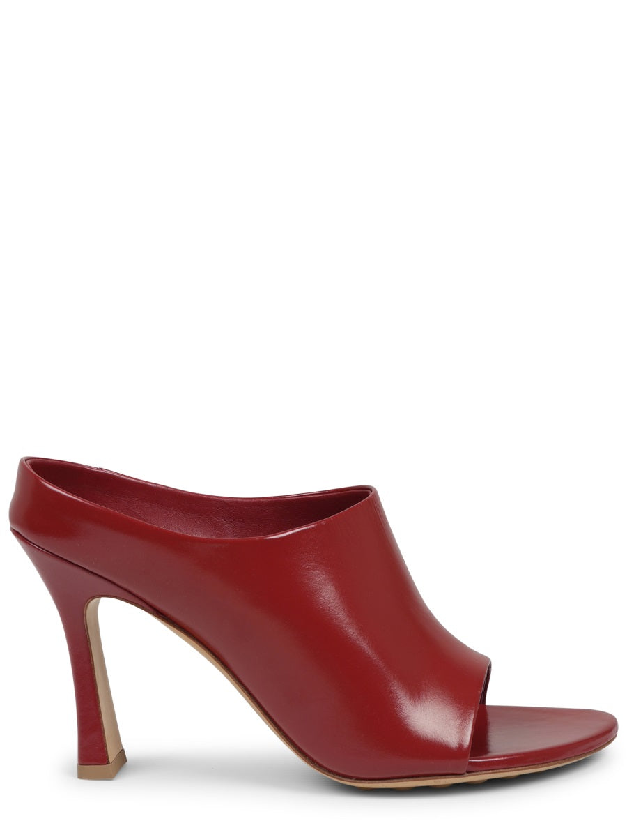 Mule Shoe Frog Red Lamb Leather Sandal