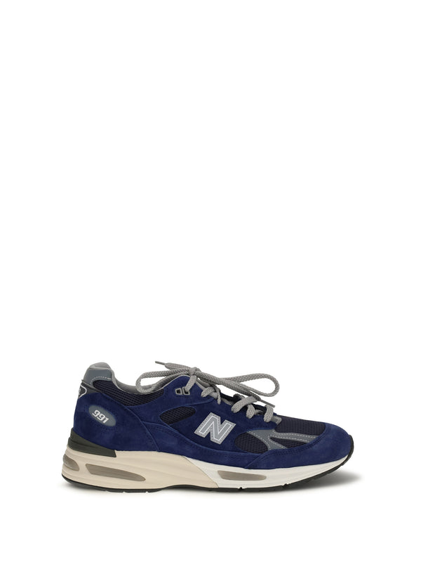 New Balance Upper: 50% calf leather sneaker in navy