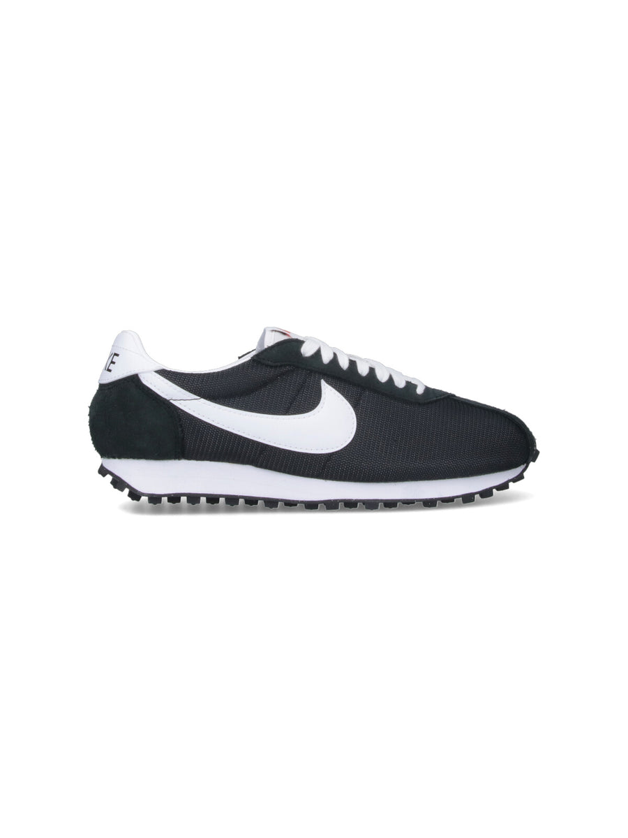 Nike Mesh sneaker in black
