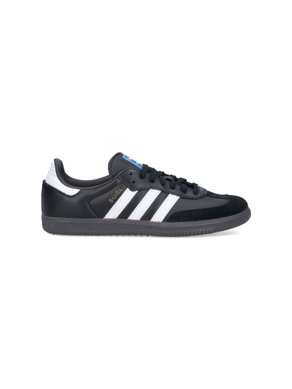 Adidas 100% Leather sneaker in black