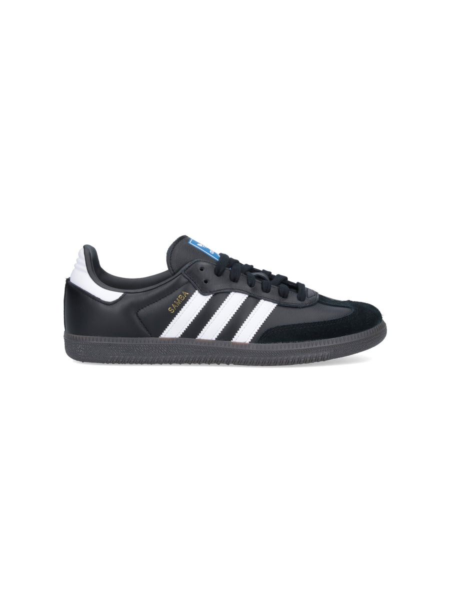 Adidas 100% Leather sneaker in black