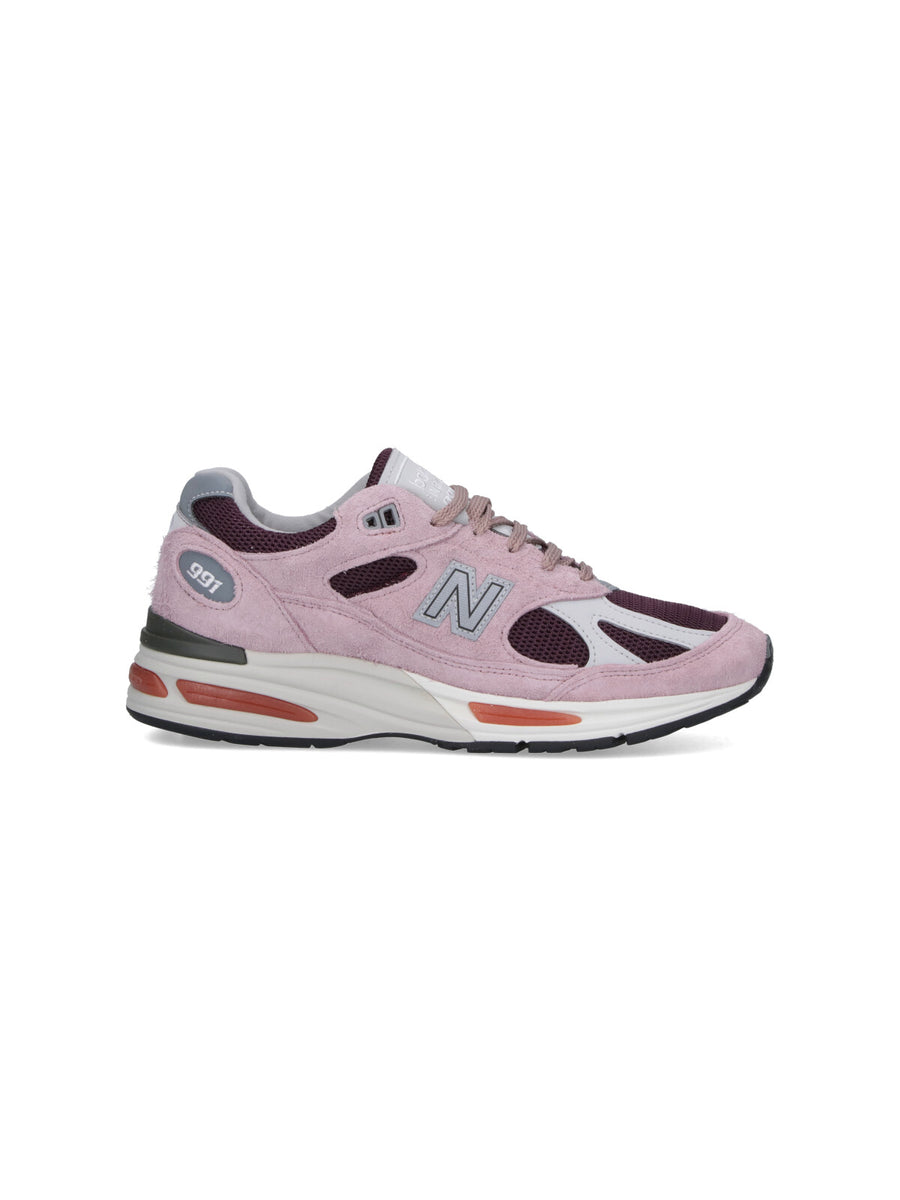 New Balance Suede sneaker in pink