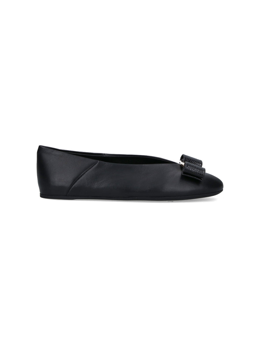 Ferragamo Upper: 100% Lamb Leather flat in black