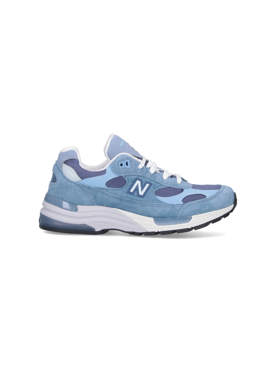 New Balance Suede sneaker in blue