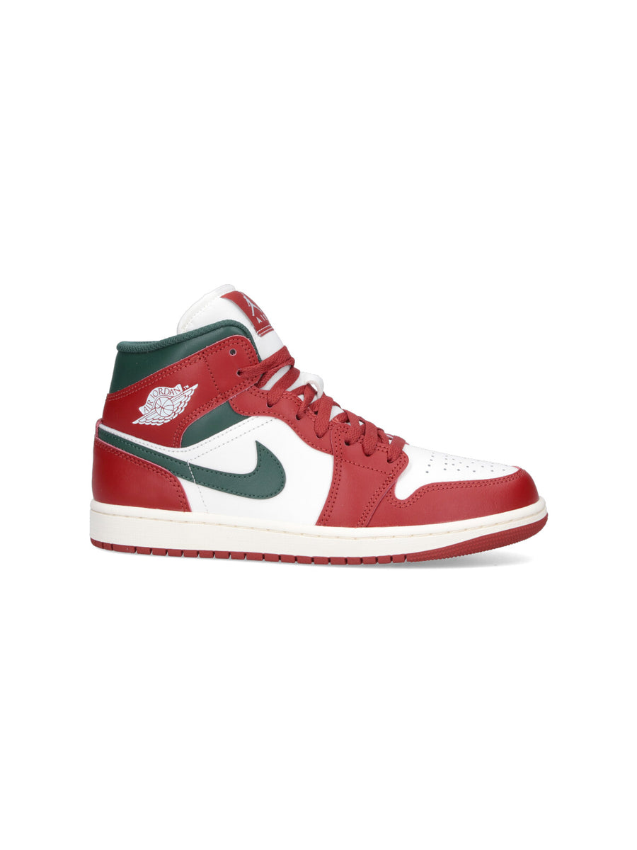 Nike 100% Leather sneaker in red