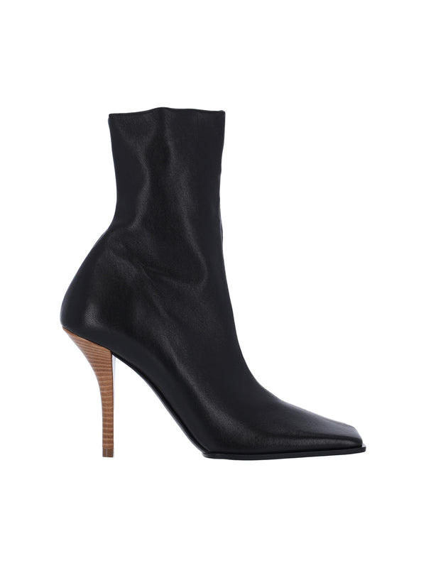 Alaia 100% Lamb Leather boot in black