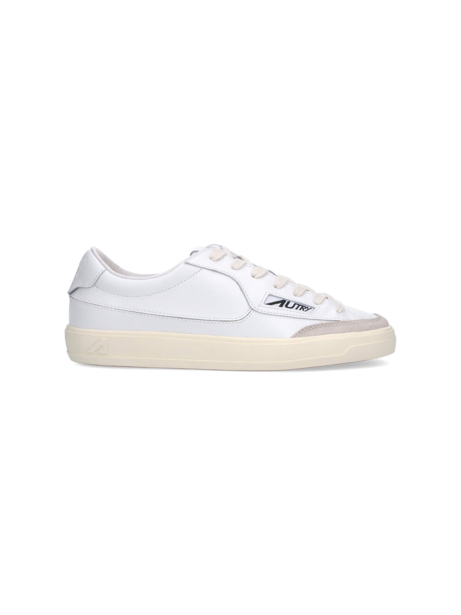 Autry 100% leather sneaker in white
