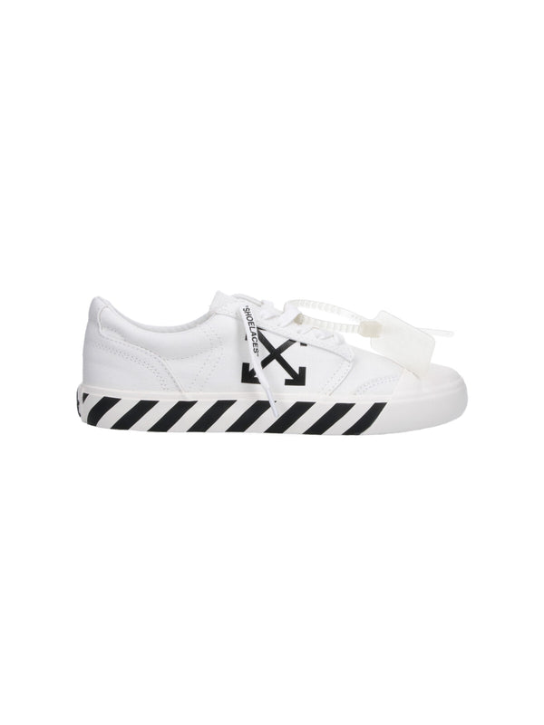 Off-White Upper: 100% Cotton sneaker in white