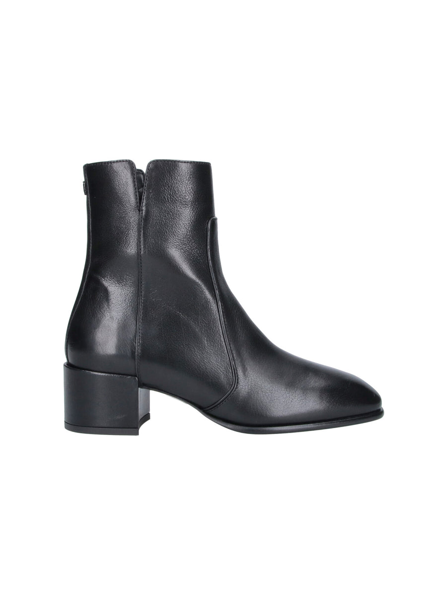 Jimmy Choo Outer: 100% Buffalo Leather boot in black