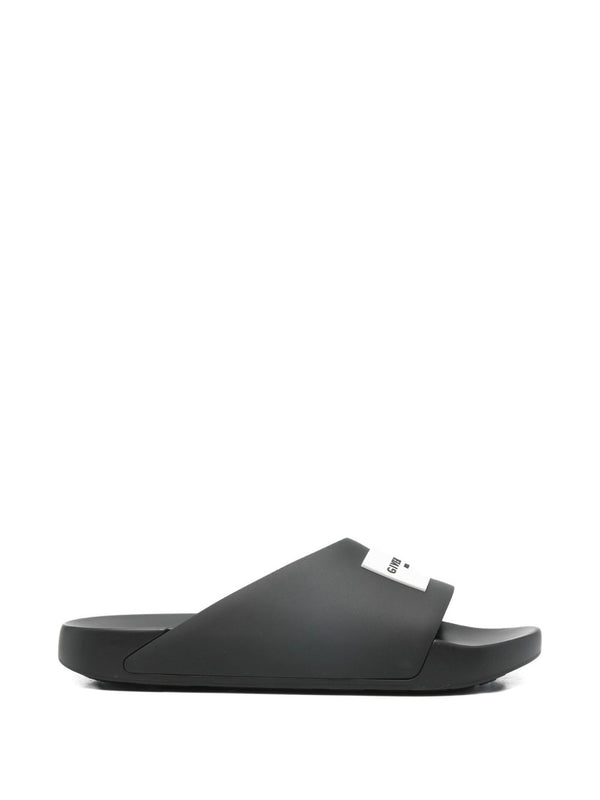 Givenchy slide in black