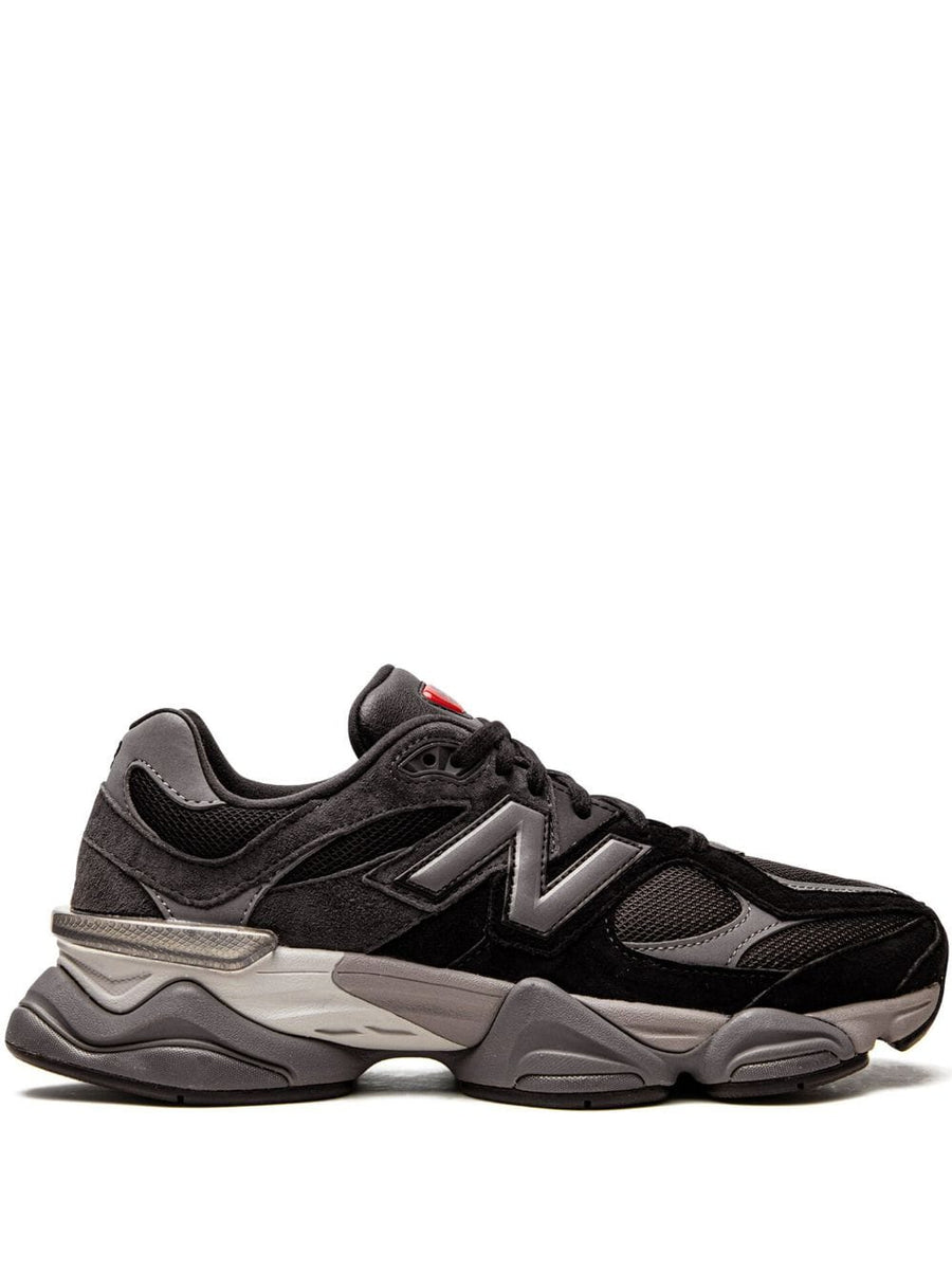 New Balance Sneaker — Black