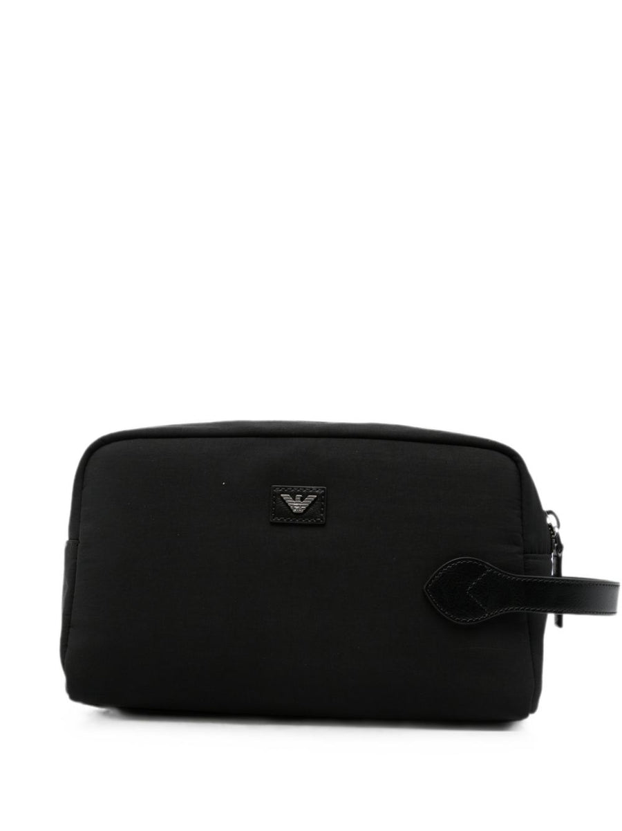 حقيبة كلاتش Emporio Armani شعار مزودة بشعار معدني — أسود