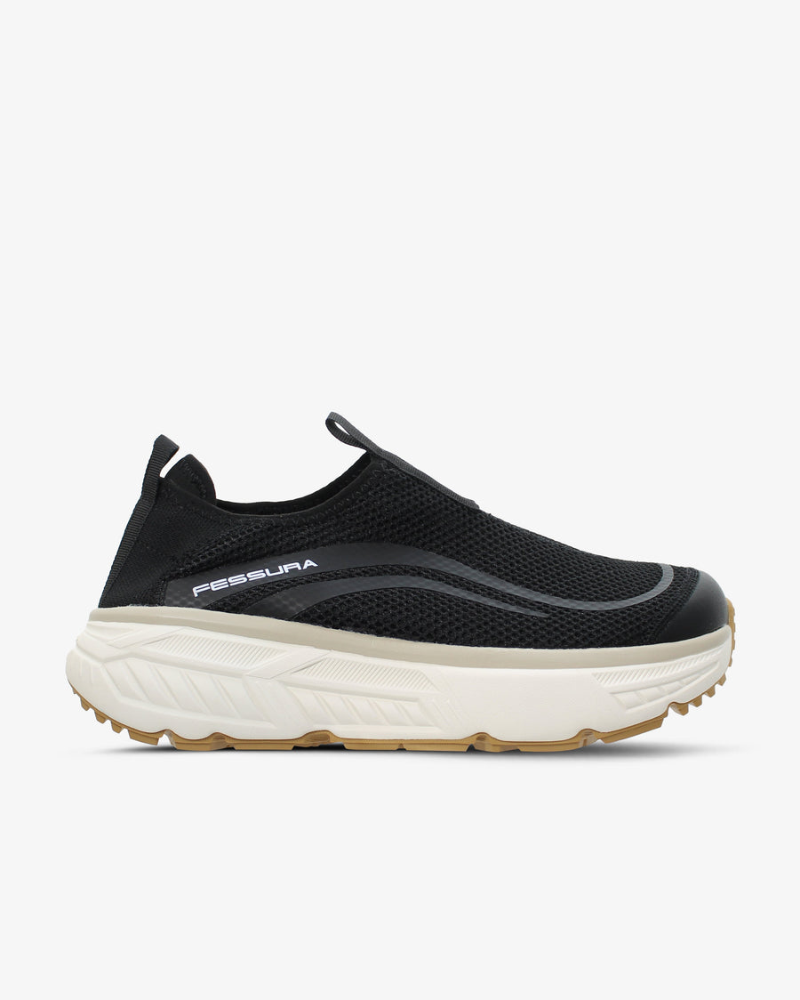 Fessura Italia Mesh upper sneaker in black