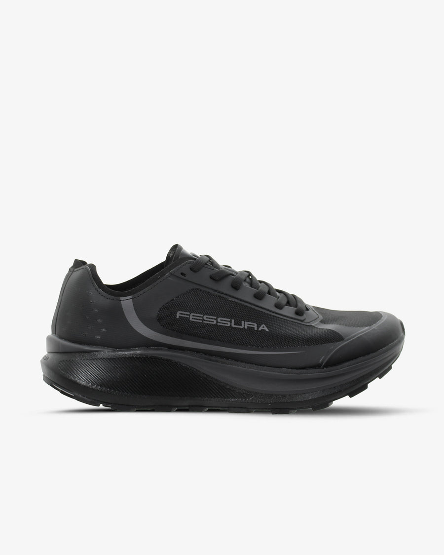 Fessura trail sneaker in black