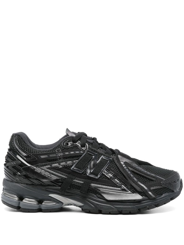 حذاء رياضي New Balance — أسود