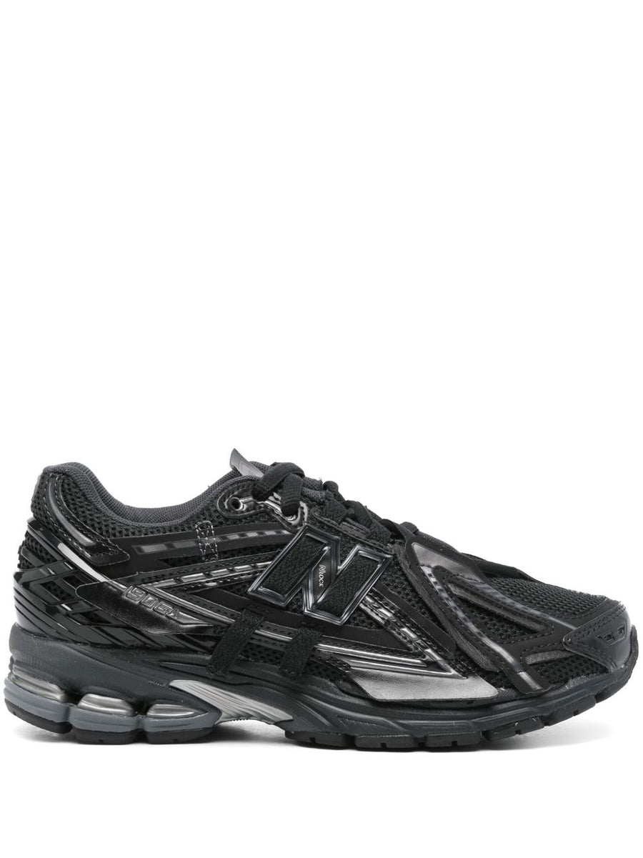 حذاء رياضي New Balance — أسود
