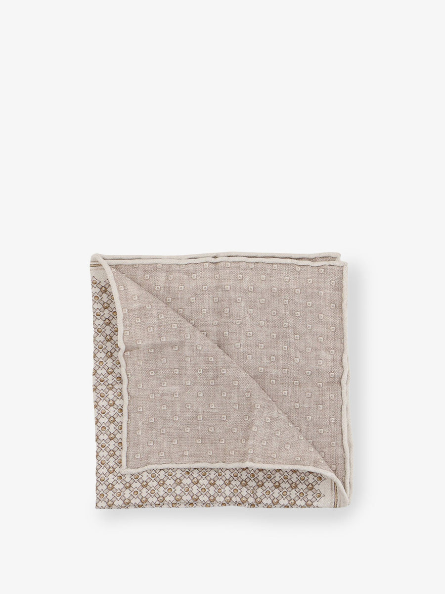 Pocket Square Silk Beige Lifestyle