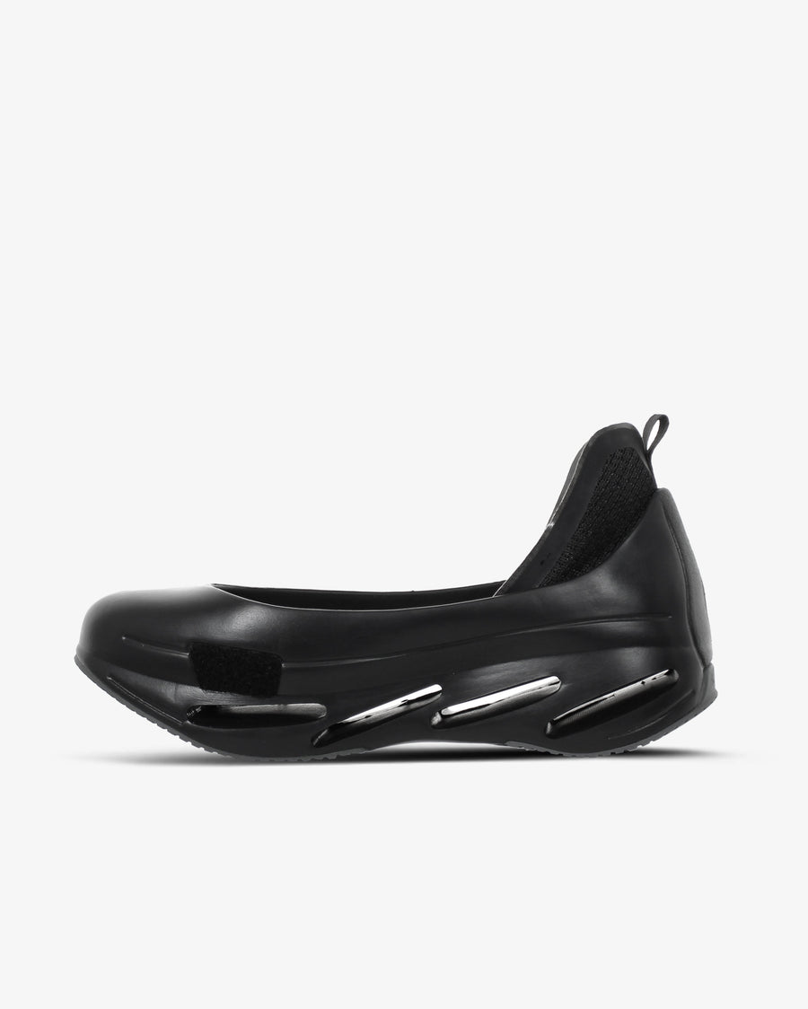 Fessura Italia Monoblock EVA sole; interchangeable elastic upper; removable fabric insole with heel support sneakers in black