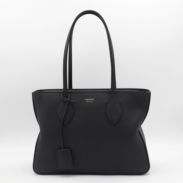 Ferragamo 100% Leather shoulder bag in black