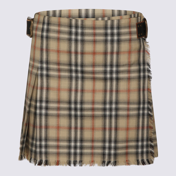 Burberry 100% Wool skirt in beige