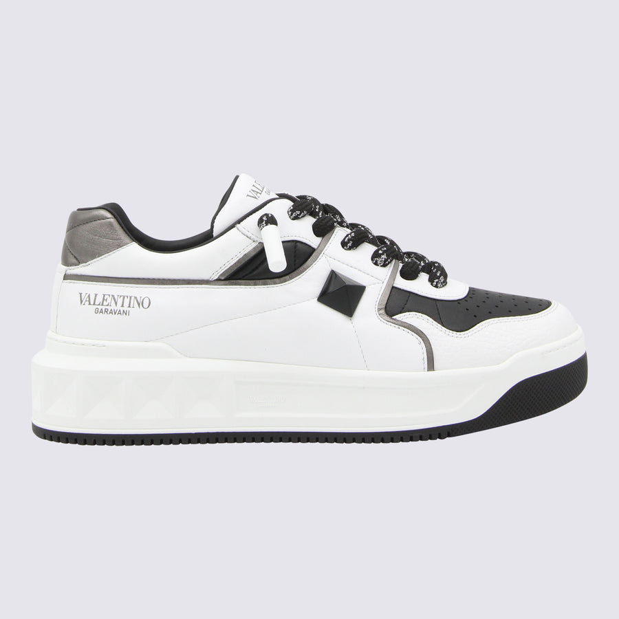 Valentino Garavani Leather sneaker in white
