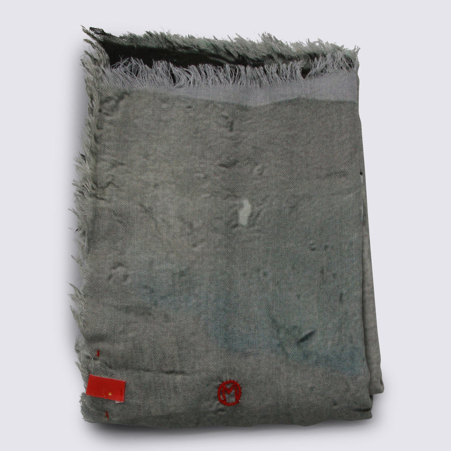 Talking Walls 80% Mohair scarf in gray