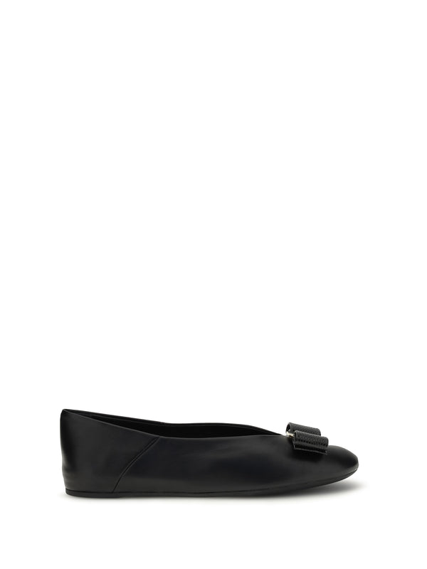 Ferragamo 100% Calf Leather Bos Taurus ballet flat in black