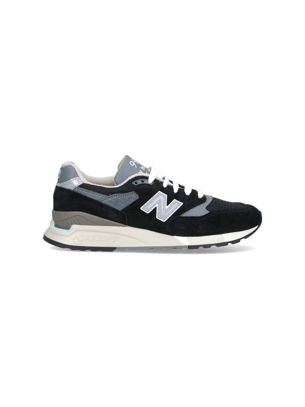 New Balance Suede sneaker in black