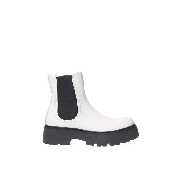 Alexander McQueen 100% Leather chelsea boot in white