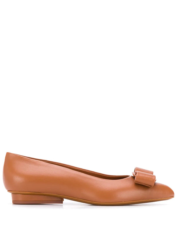 Ferragamo Leather ballet flat in brown