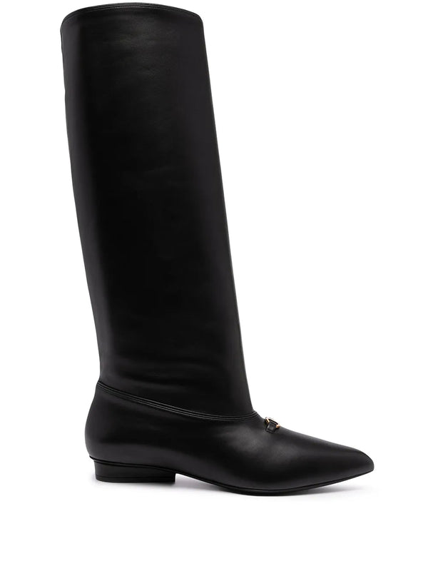 Ferragamo Leather boots in black