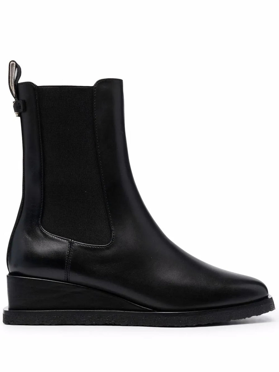 Ferragamo Calf leather ankle boot in black