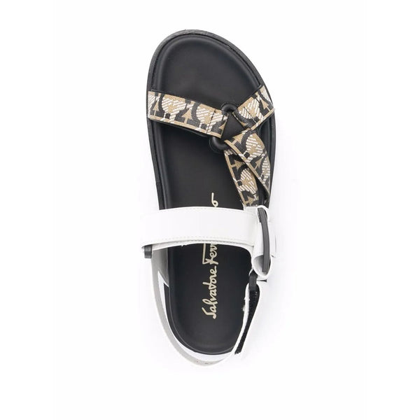 Ferragamo Leather sandal in black