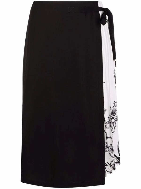 Ferragamo Silk skirt in black
