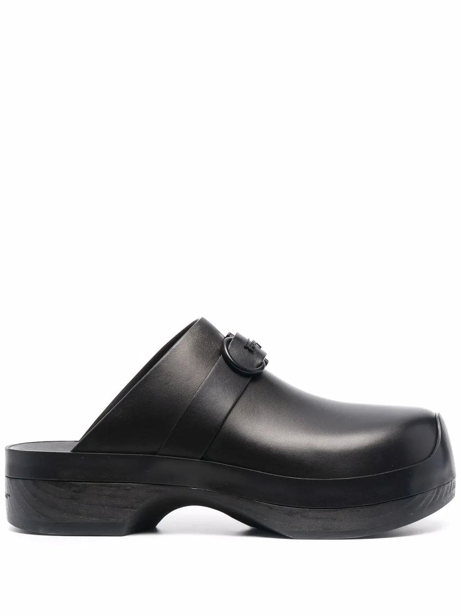 Ferragamo Leather clog in black