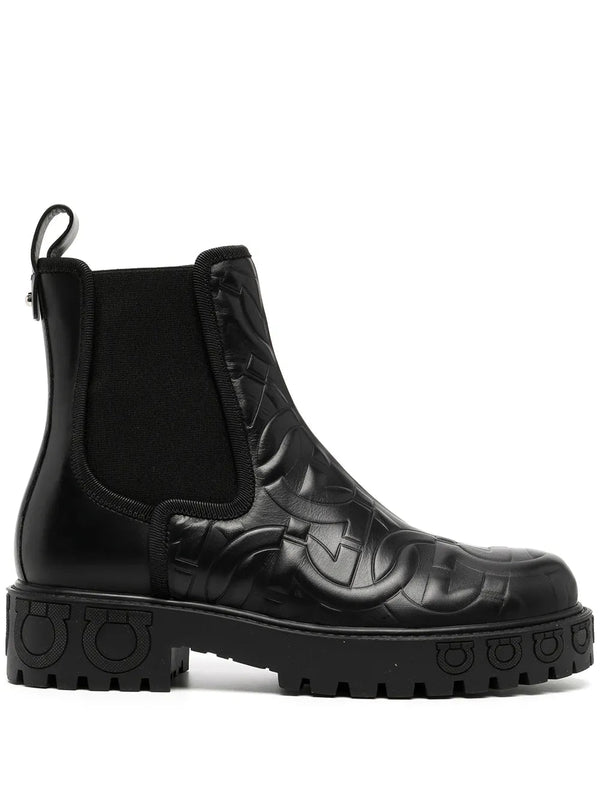 Ferragamo Calf leather ankle boot in black