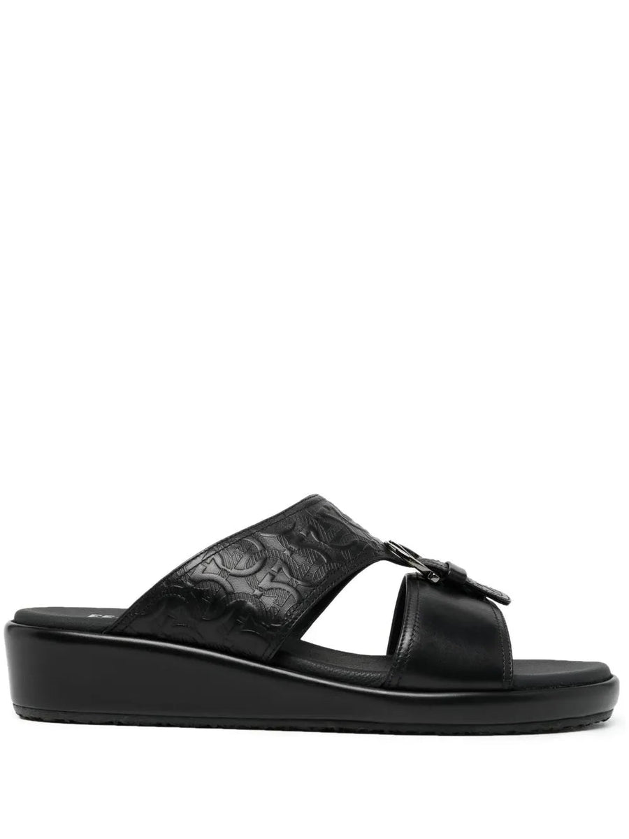 Ferragamo Leather sandal in black