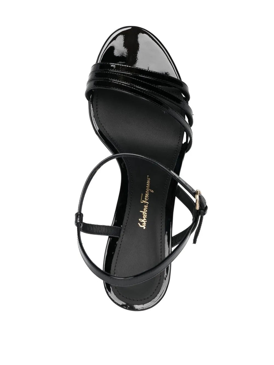 Ferragamo Calf leather pump in black