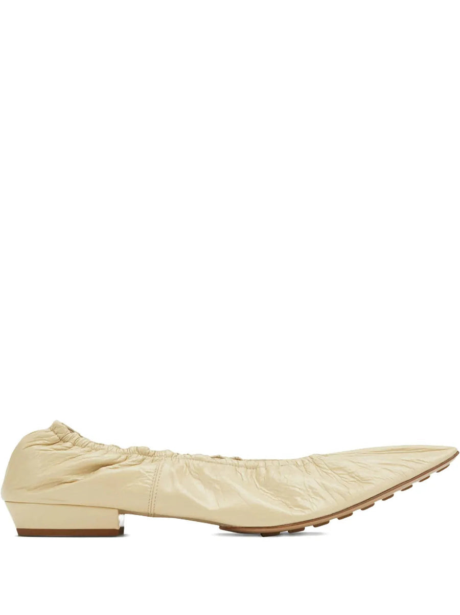Bottega Veneta Leather upper flat in beige