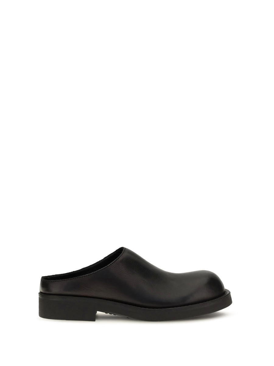 MM6 Maison Margiela Upper: 100% calf leather; Sole: 100% rubber mule in black