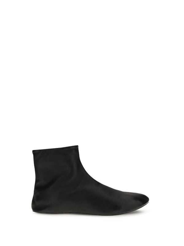 The Row Upper: 100% lamb leather; Sole: 100% rubber ankle boot in black