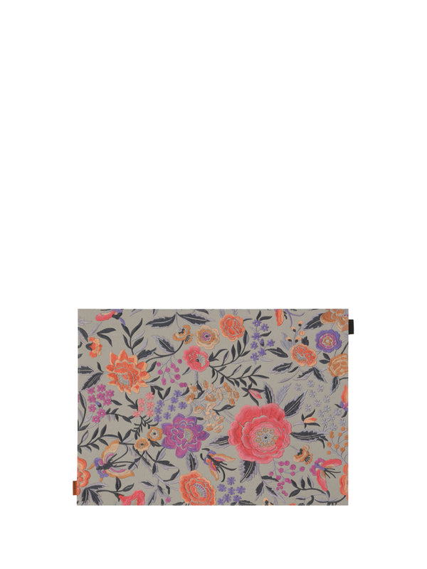 Missoni 53% PVC; 35% Polyester; 12% Porcelain placemats in grey