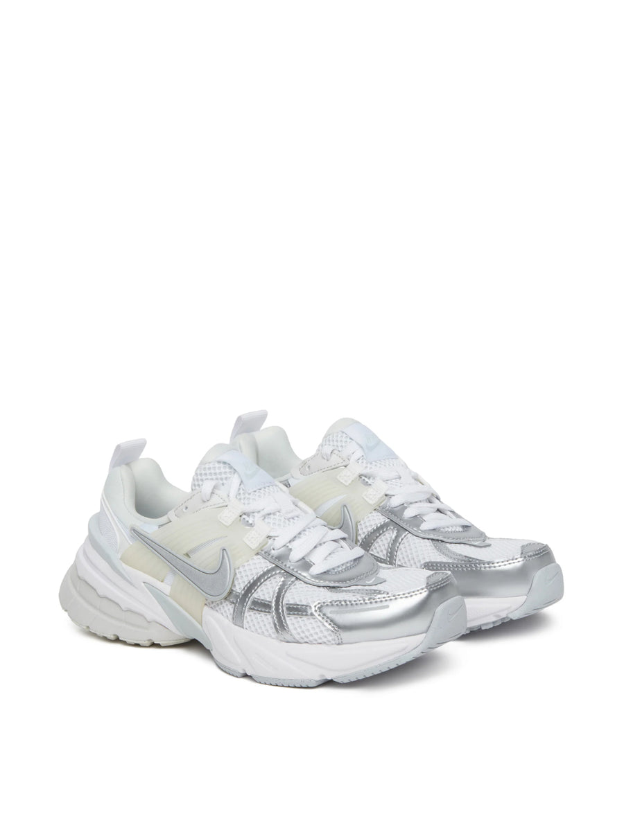 Nike Mesh sneaker in white